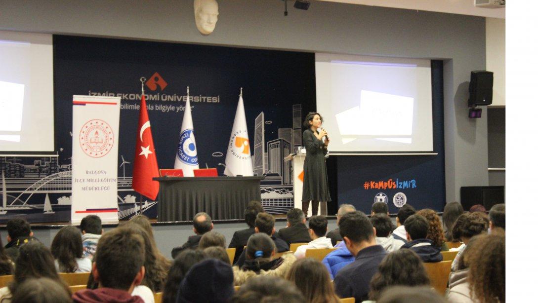 Balçova Öğrencileri, İzmir Ekonomi Üniversitesi Akademisyenleriyle Buluştu