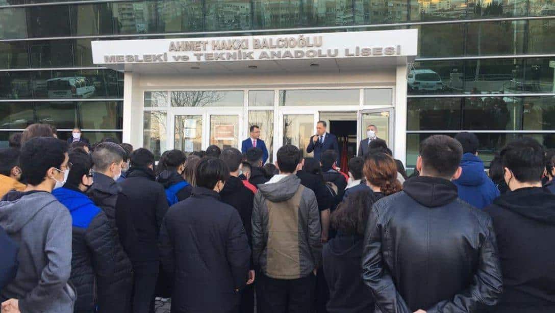 Balçova Kaymakamı Sayın Ahmet Hamdi USTA ve İlçe Milli Eğitim Müdürü Sayın Erhan ATİLLA, İstiklal Marşı Törenine katıldı