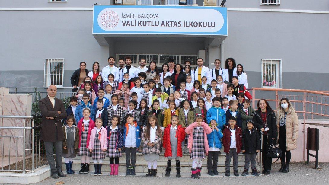 Balçova Ağız ve Diş Sağlığı Eğitimleri Vali Kutlu Aktaş İlkokulu'nda