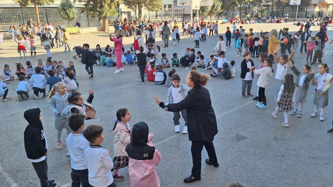 Cumhuriyetin 101. Yıldönümünde Geleneksel Çocuk Oyunları Şenliği